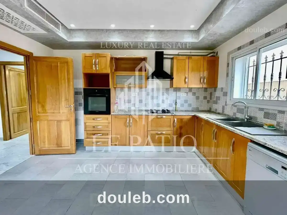 Duplex haut standing avec piscine a la marsa - Miniature 2