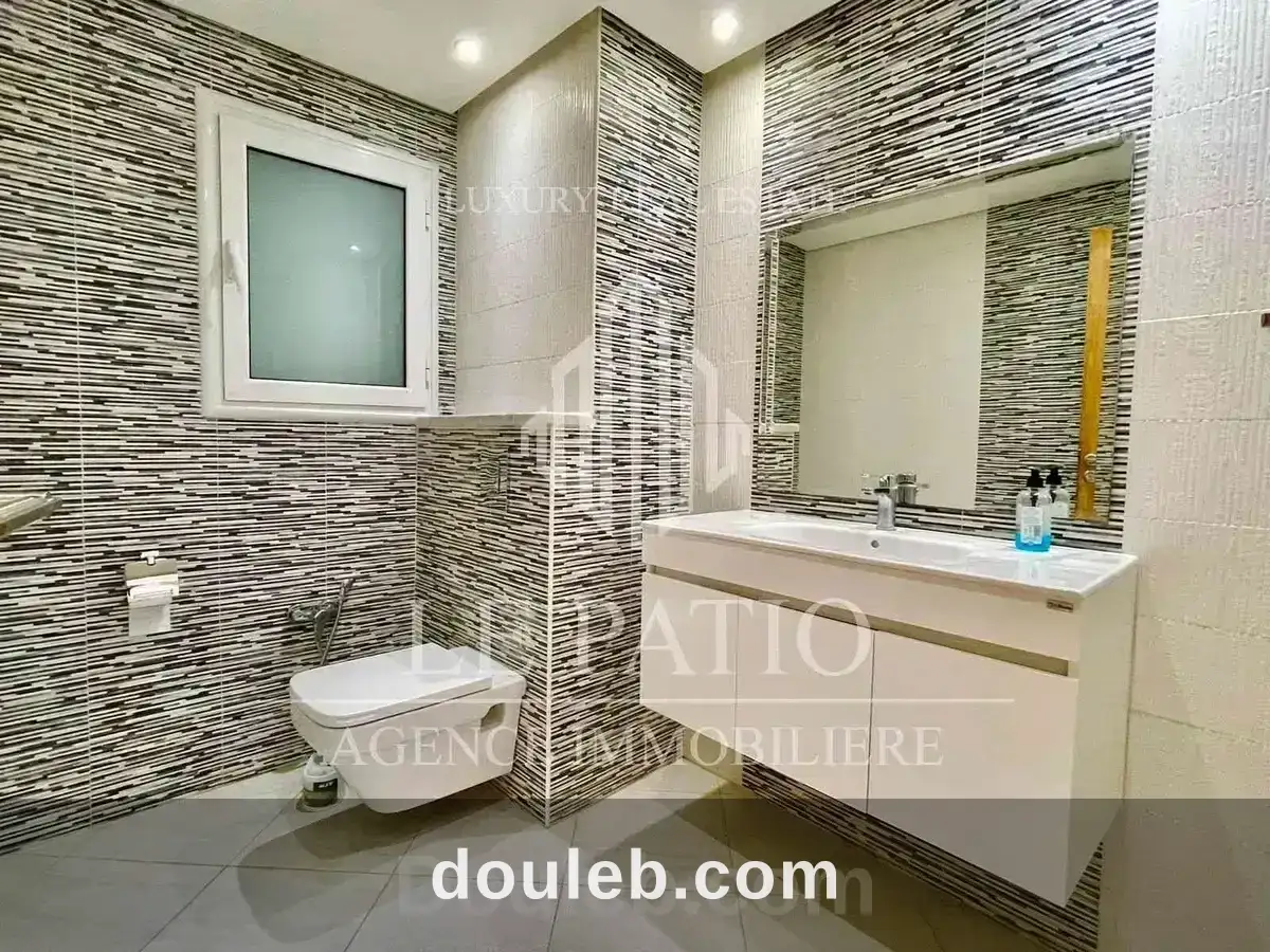 Duplex haut standing avec piscine a la marsa - Miniature 3