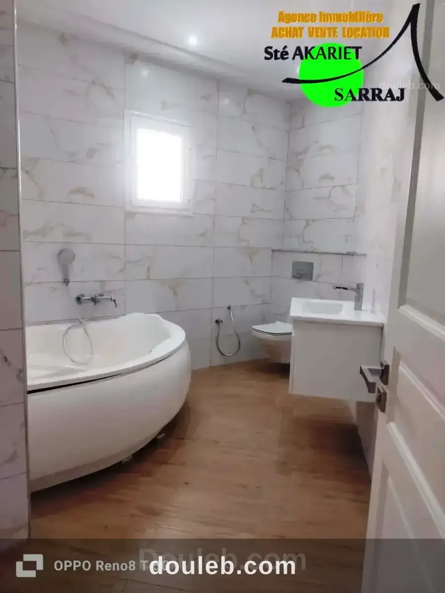 Villa style triplex neuf et jamais habité à khzema - Miniature 4