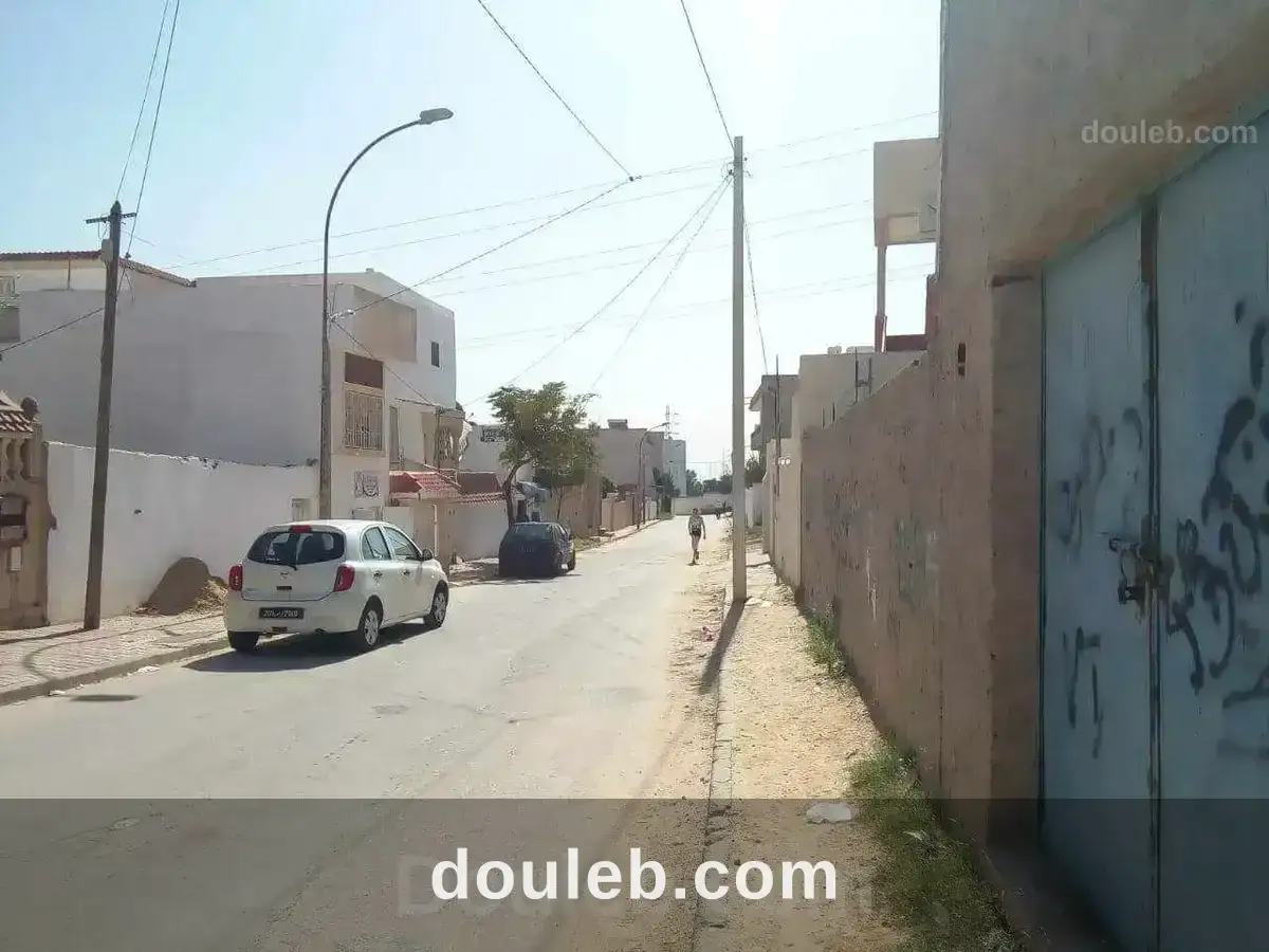 Terrain à l' omrane supérieur - Miniature 2