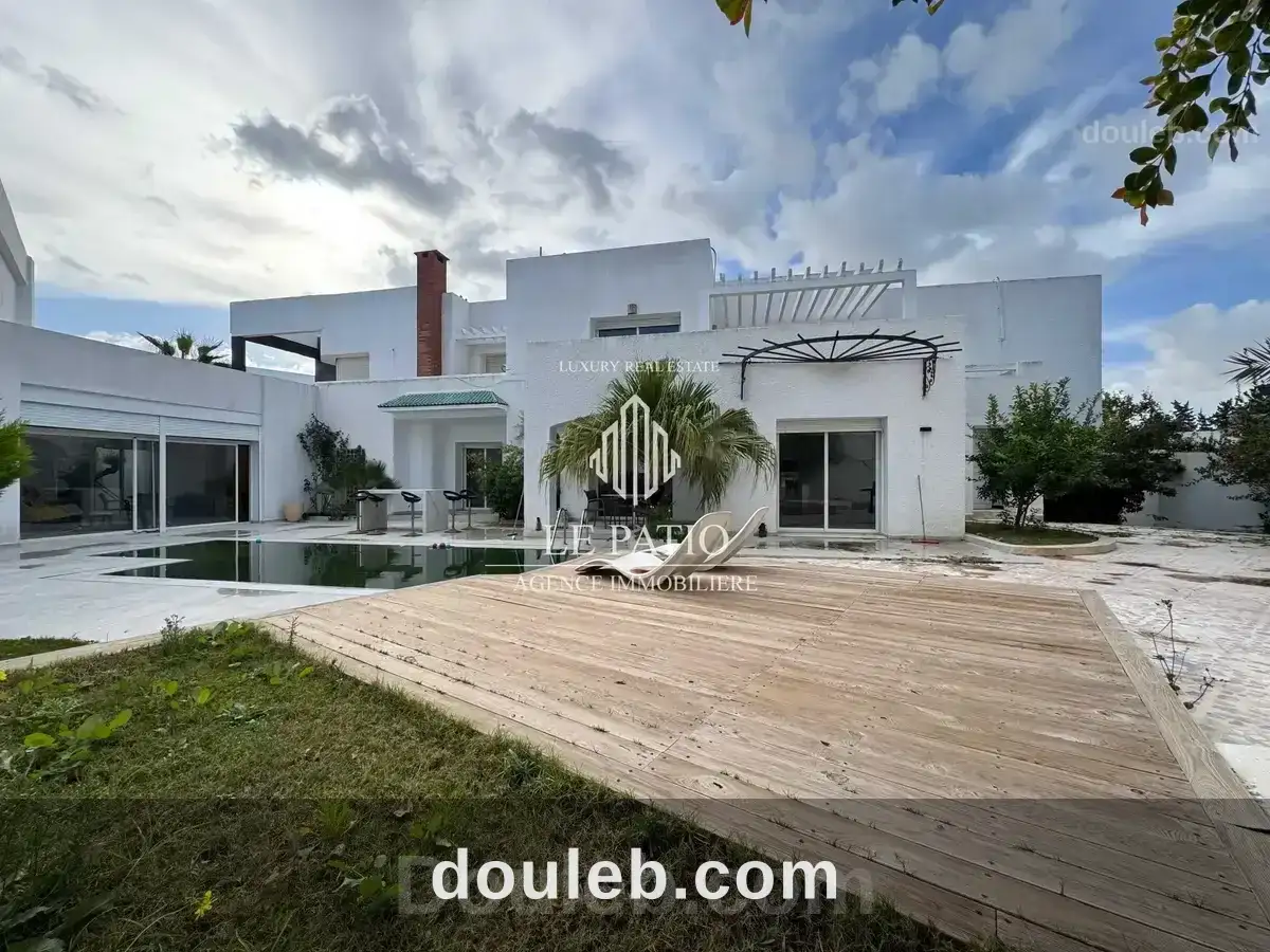 Villa haut standing a la soukra - Miniature 2