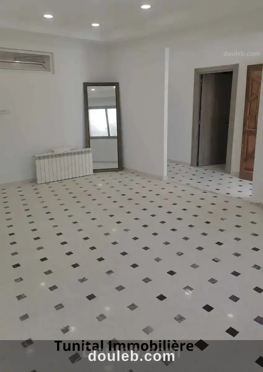 Appartement vide standing - Miniature 2