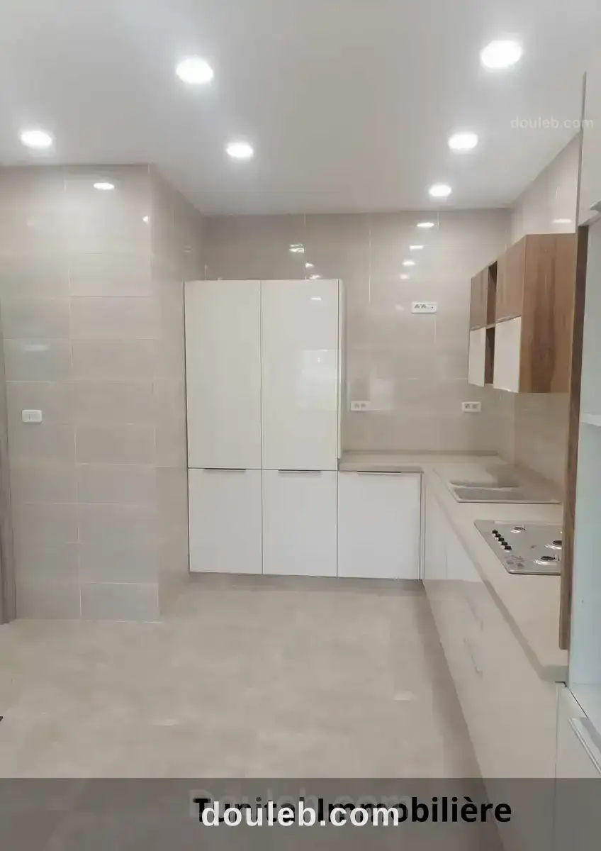 Appartement vide standing - Miniature 5