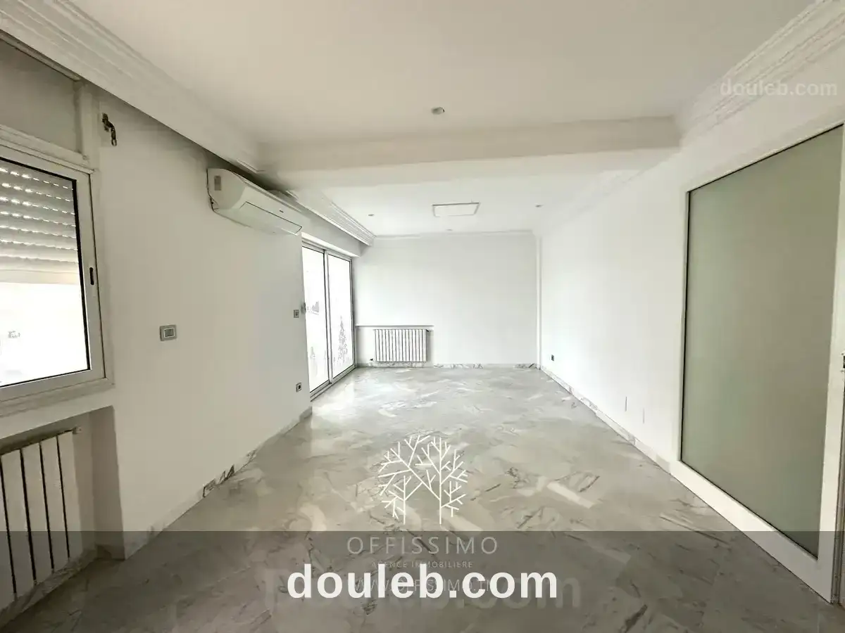 Bureau 4 pièces lac 1 de 200m à Tunis