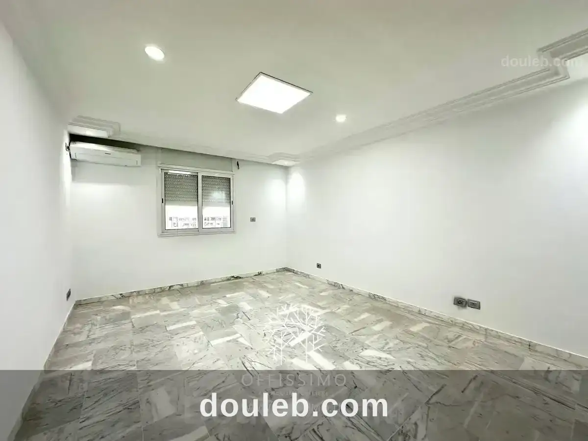 Bureau 4 pièces lac 1 de 200m - Miniature 3