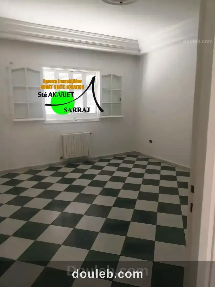 Petite immeuble r3 pour projet ou habitation à Tunis