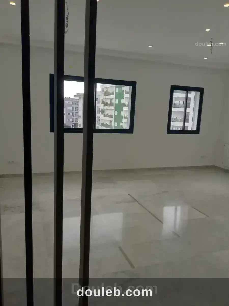 Bureau prestigieux neuf au lac2 vue lac à Tunis