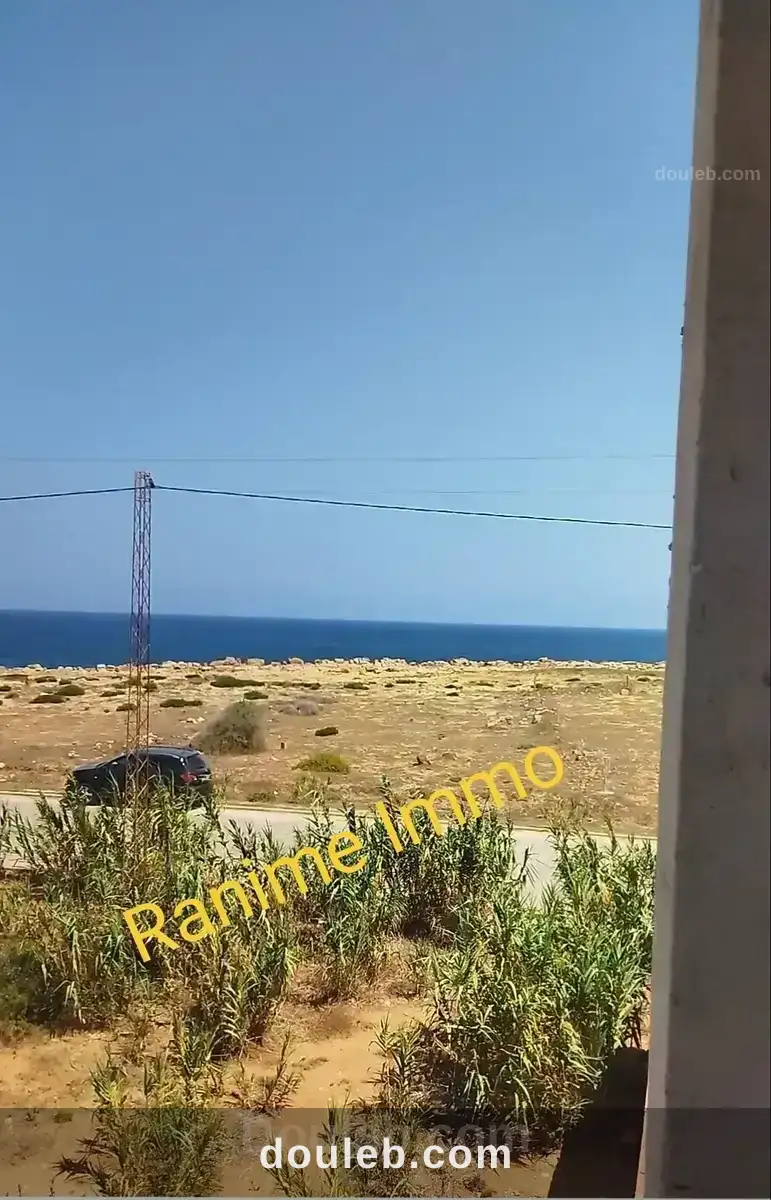 Terrain de 630m2 de vue dégagée à la mer - Miniature 2