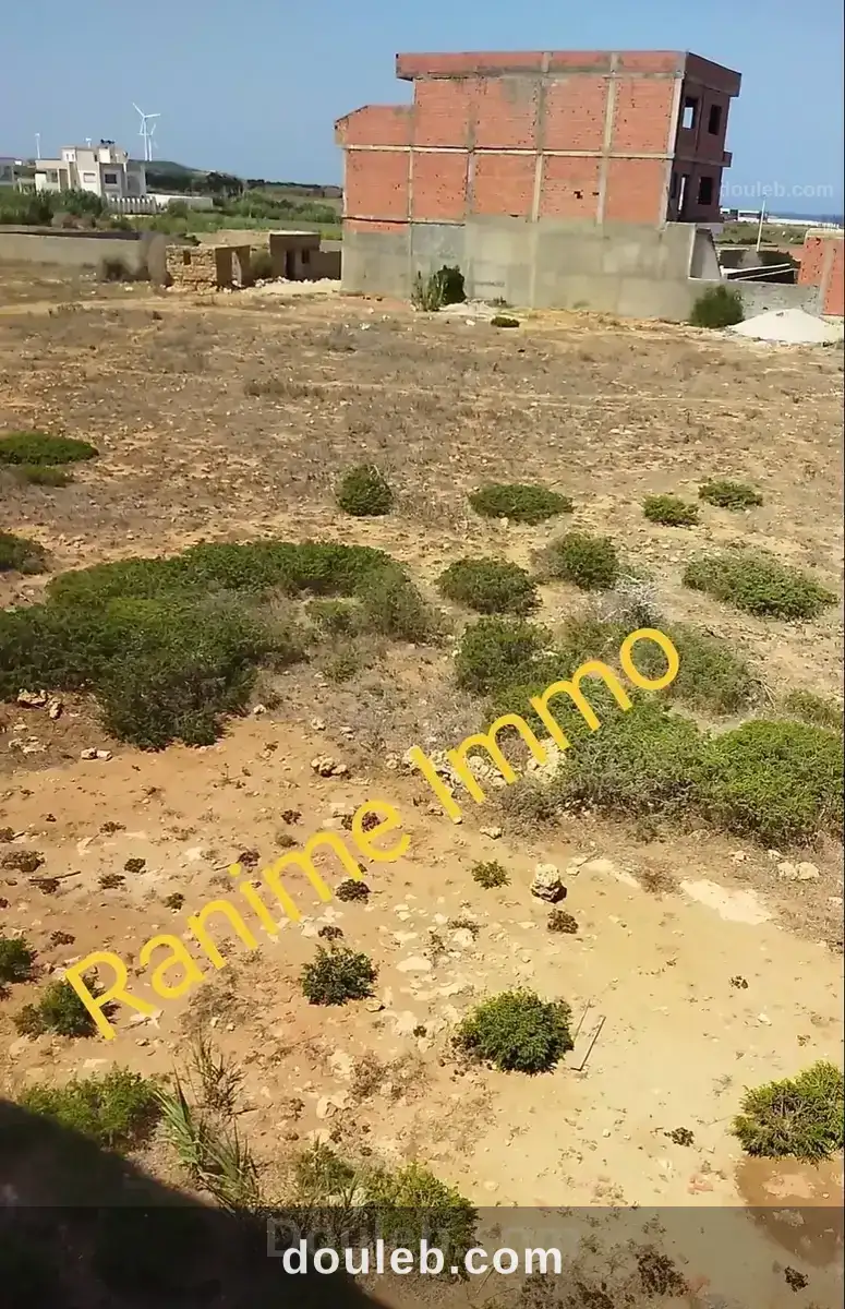 Terrain de 630m2 de vue dégagée à la mer - Miniature 3