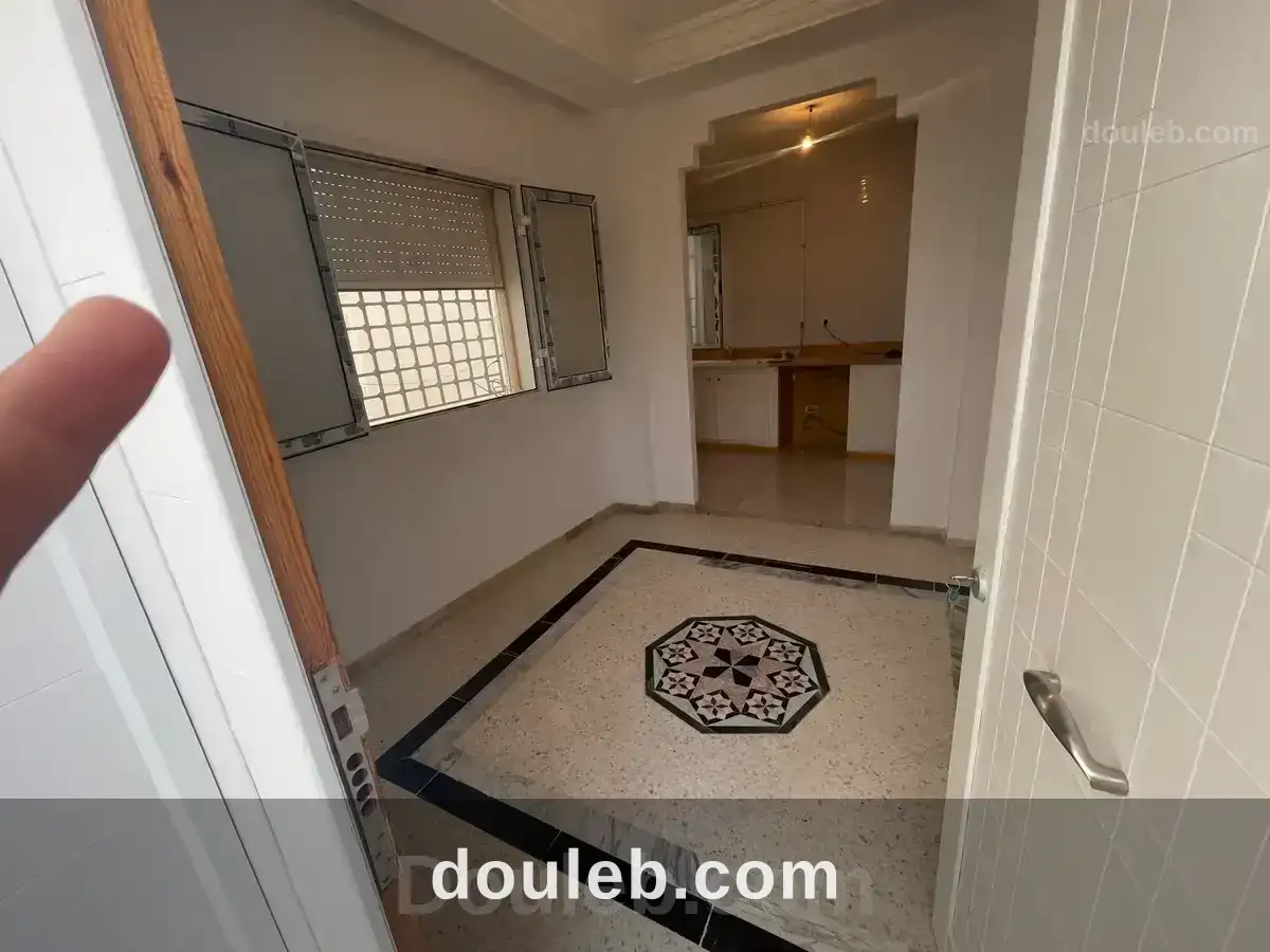 Un joli s plus un au jardin à Tunis