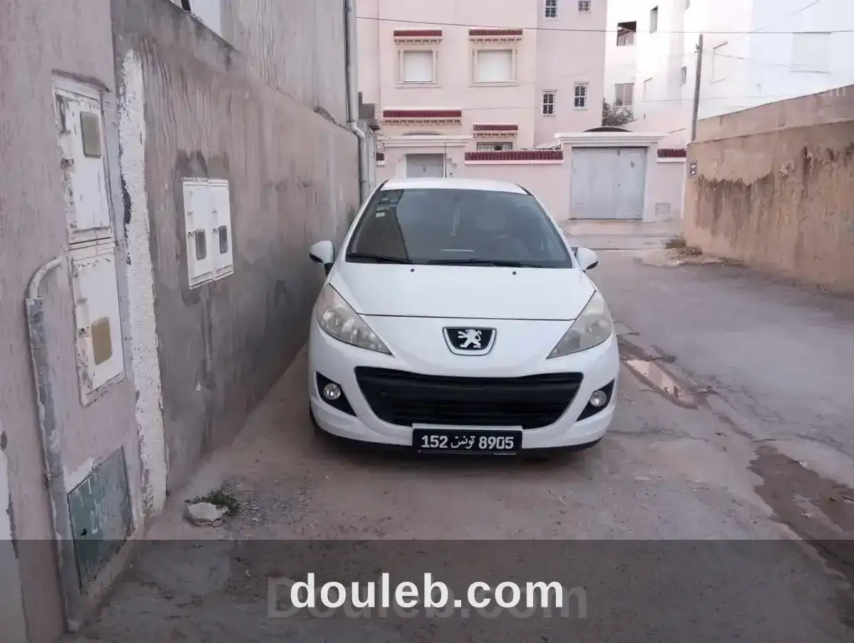 Peugeot 207 à Tunis