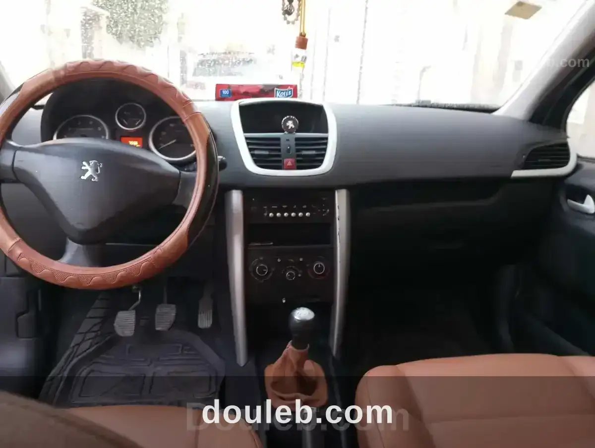 Peugeot 207 - Miniature 4