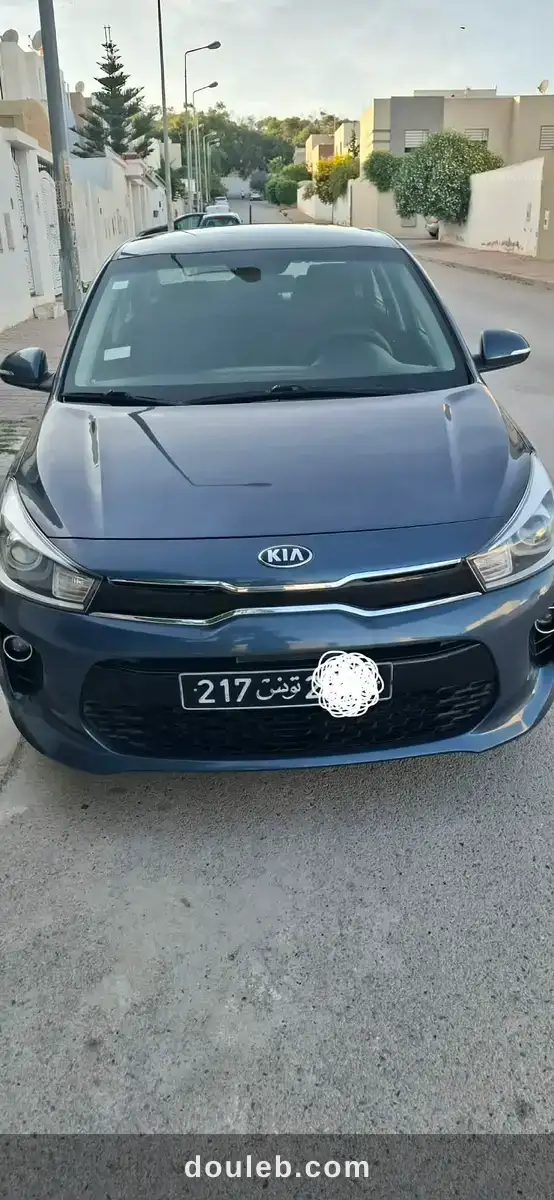 Kia rio berline en excellent état à Tunis