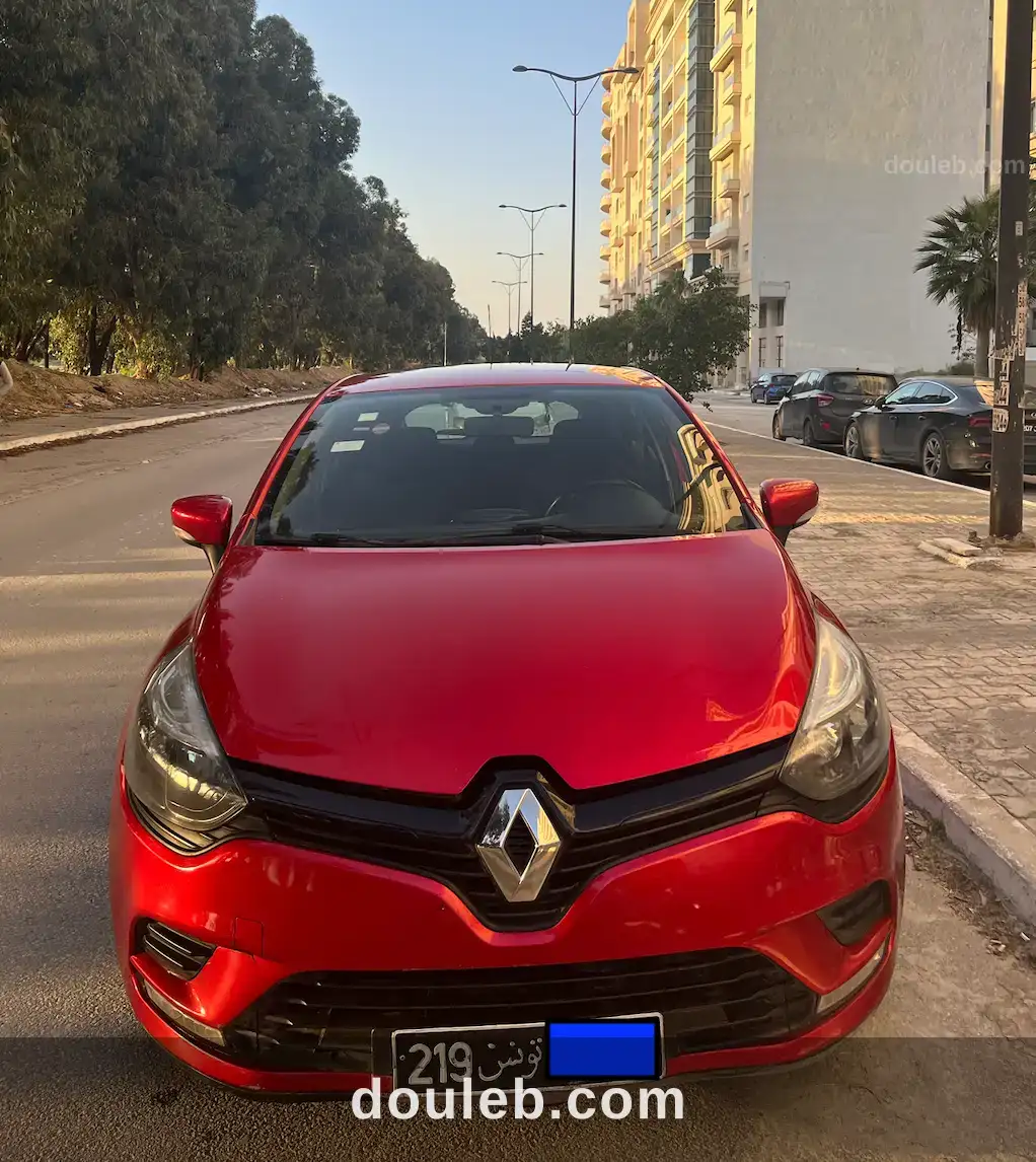 Clio 4 2020 rouge à Tunis