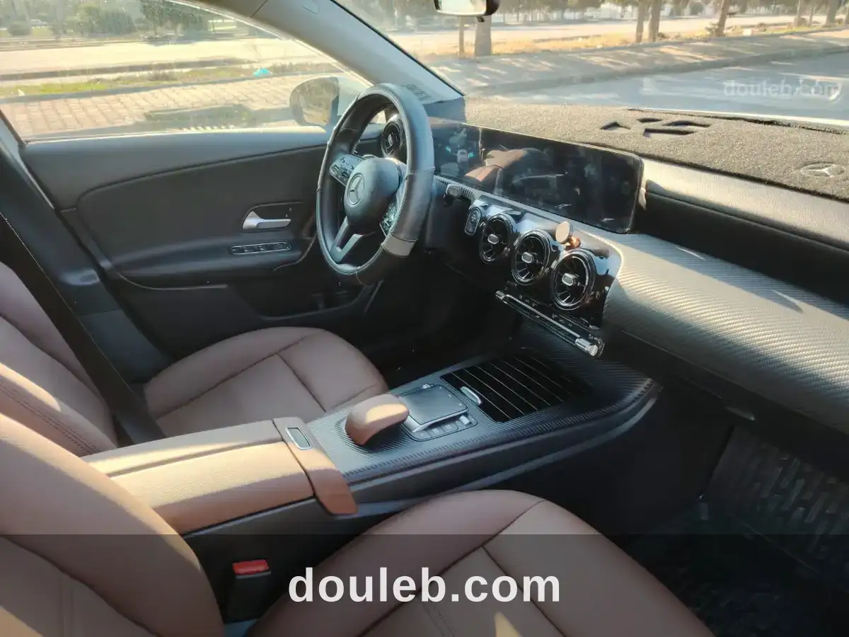 Mercedes a180 à Tunis