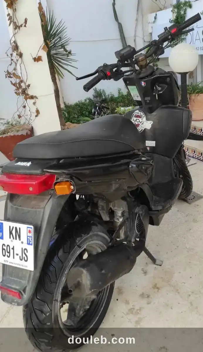 Vespa stunt bonne occasion à Tunis