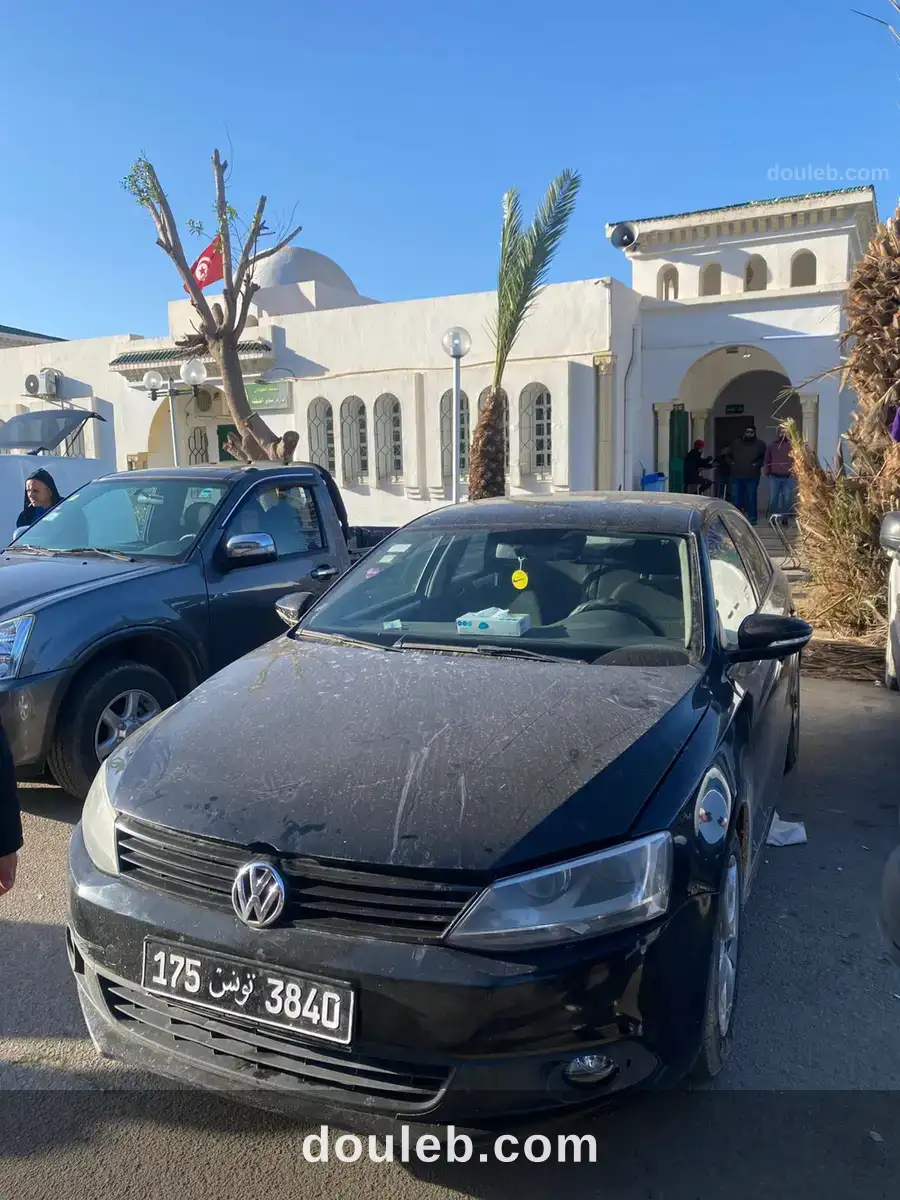Jetta tsi bande rouge à Tunis