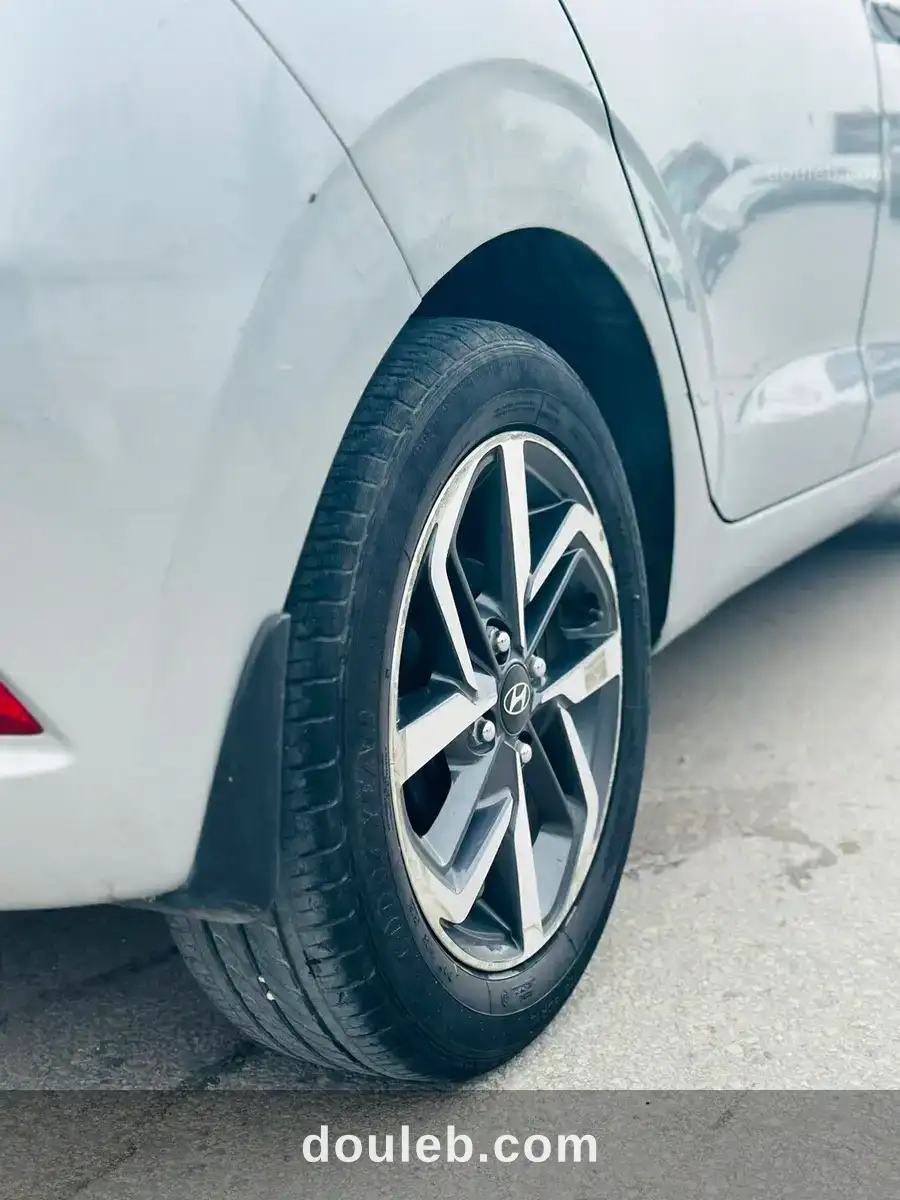 Hyundai grand i 10 boite automatique à Tunis