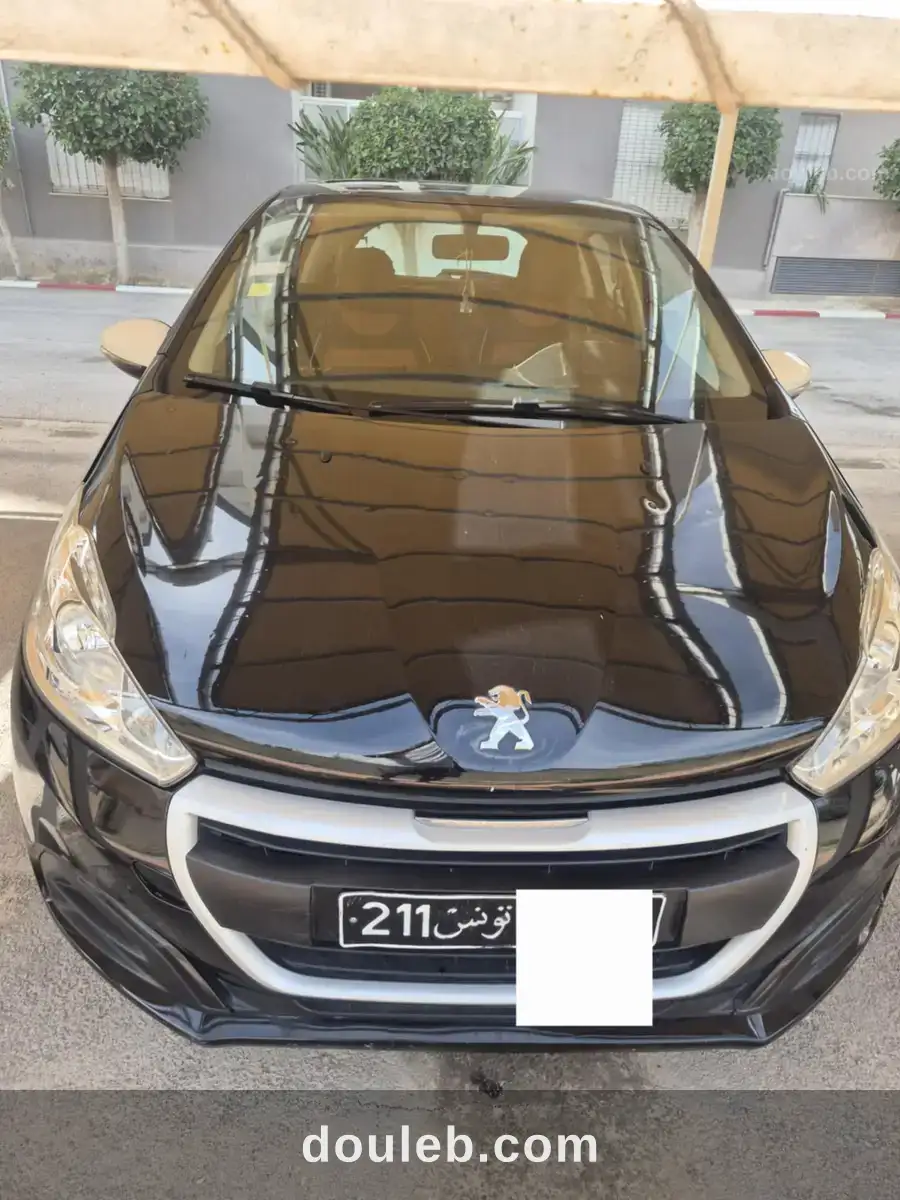 Peugeot 208 année 2019 à Tunis