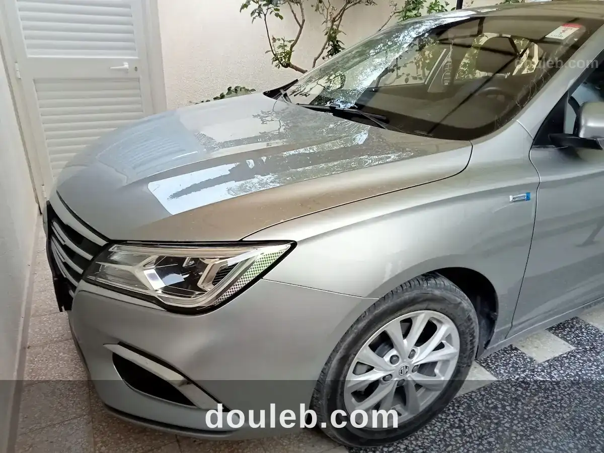 Belle voiture mg5 à Tunis