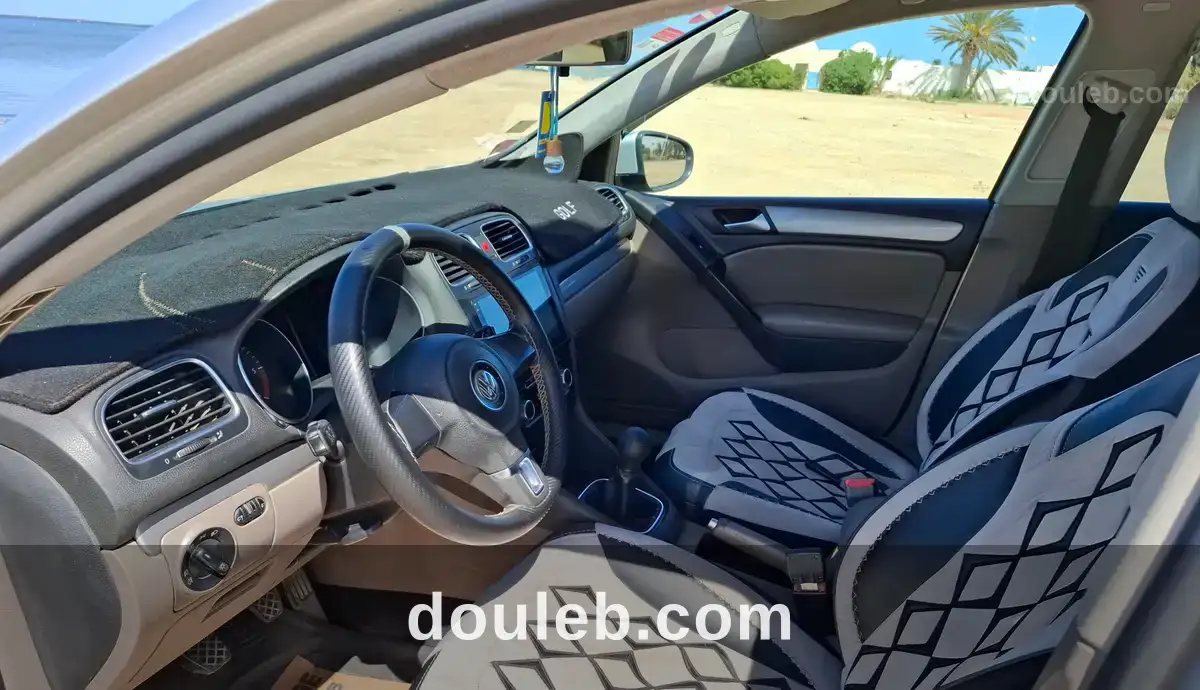 Voiture propre golf 6 à Tunis