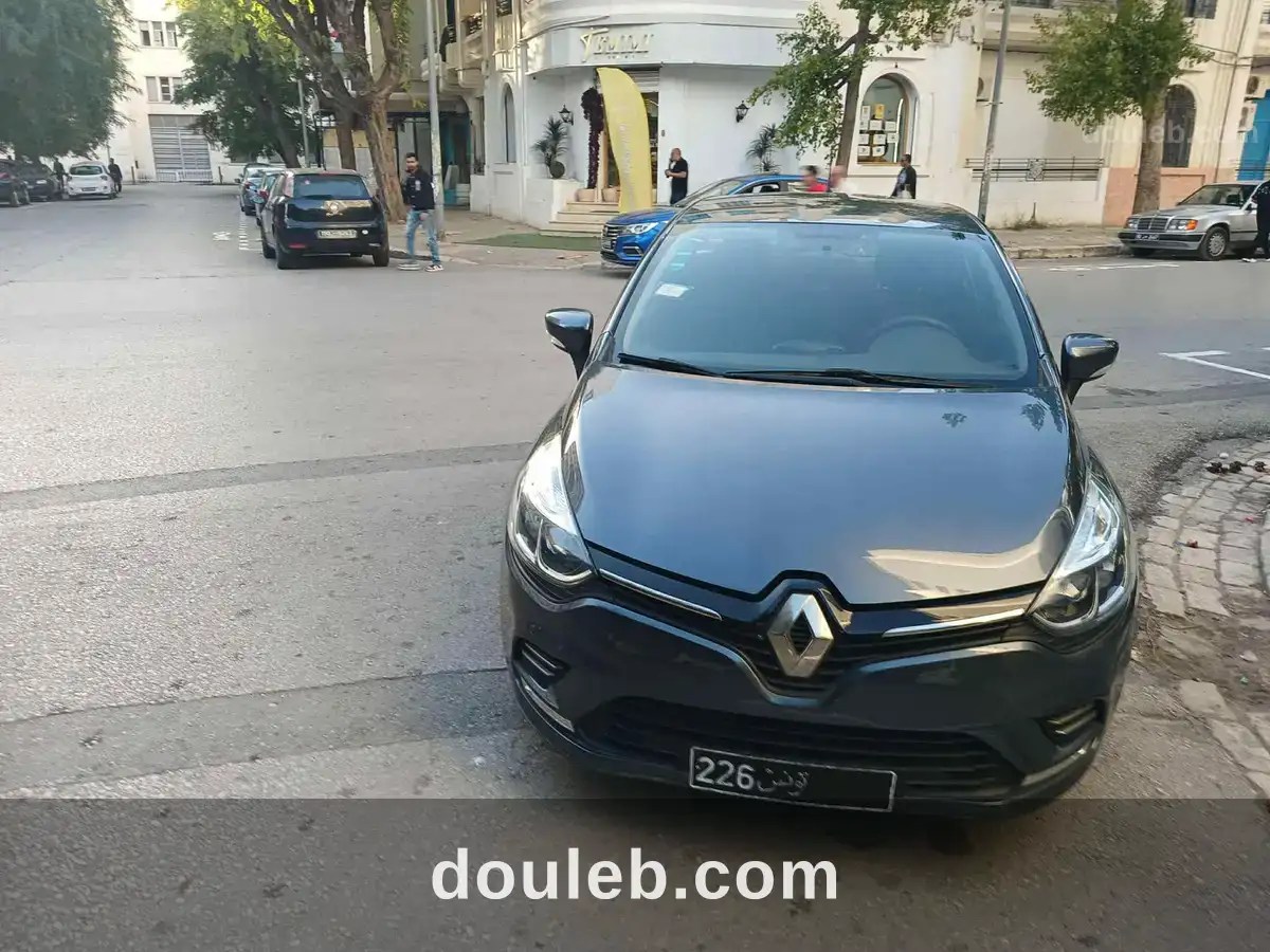 Clio 4 life plus à Tunis