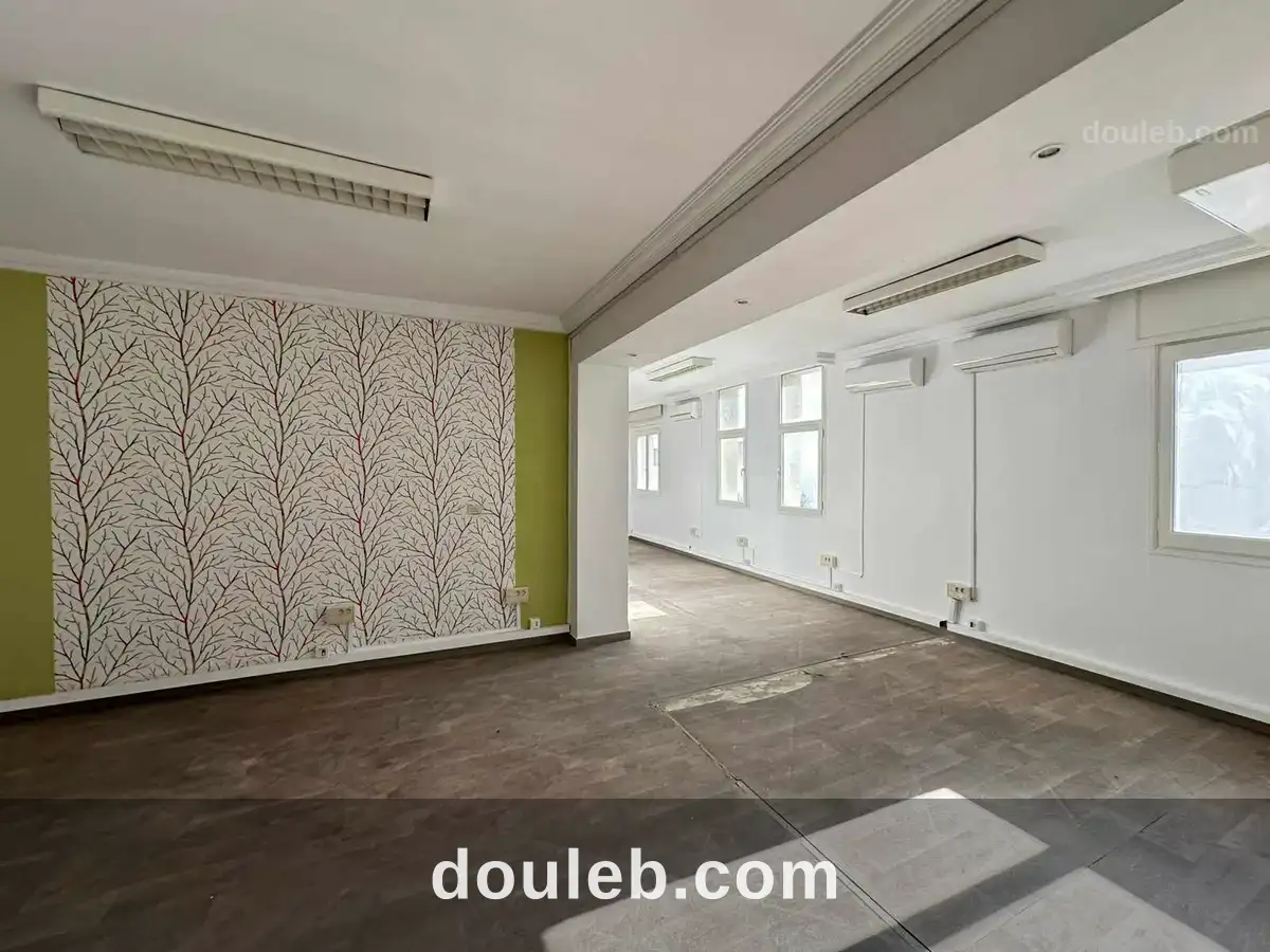 Immeuble 3700 m en 66 pièces lac 1 à Tunis