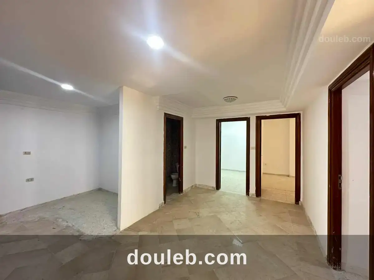 Bureau sur l artère chedly kalela à Tunis