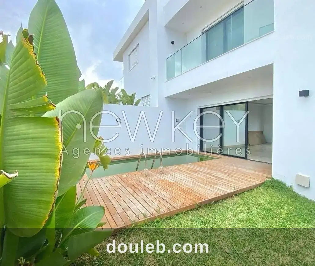 Une villa s4 avec piscine réf 8650a à Tunis