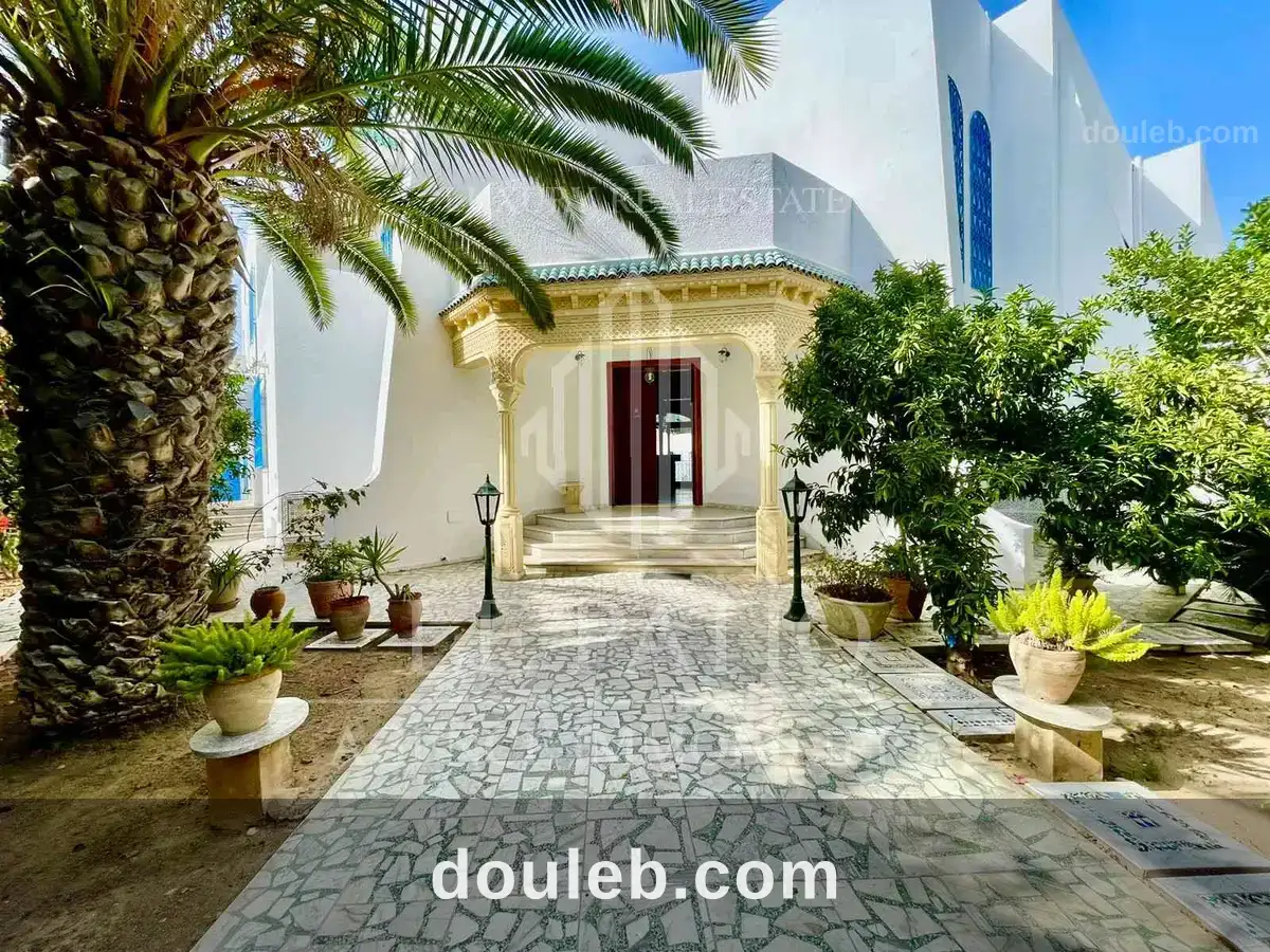 Villa avec piscine a la marsa à Tunis