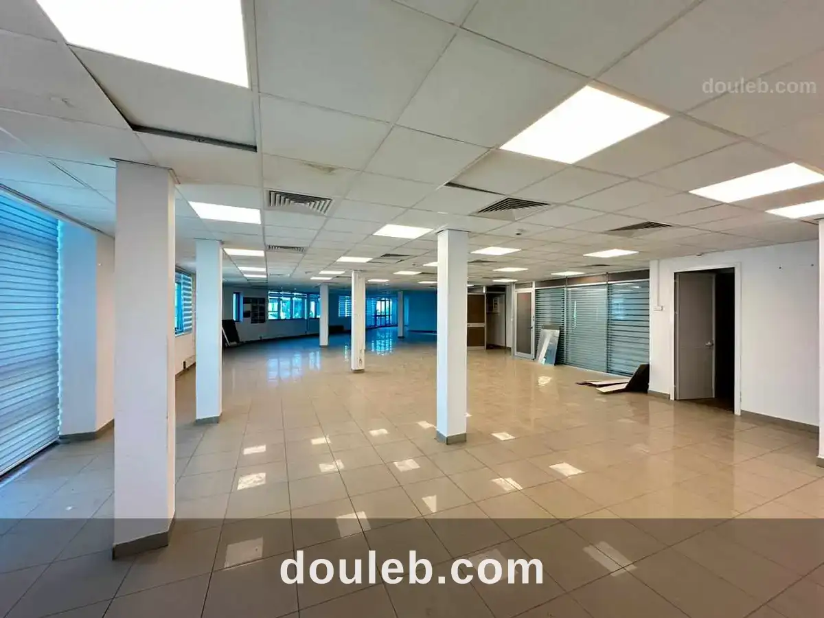 Open space avc des bureaux sup 700m lac 1 à Tunis