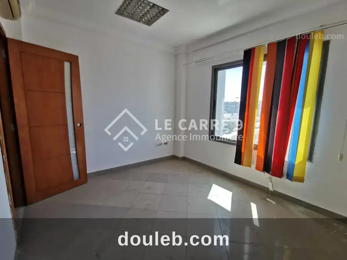 Un bureau h2 au lac 3 à Tunis