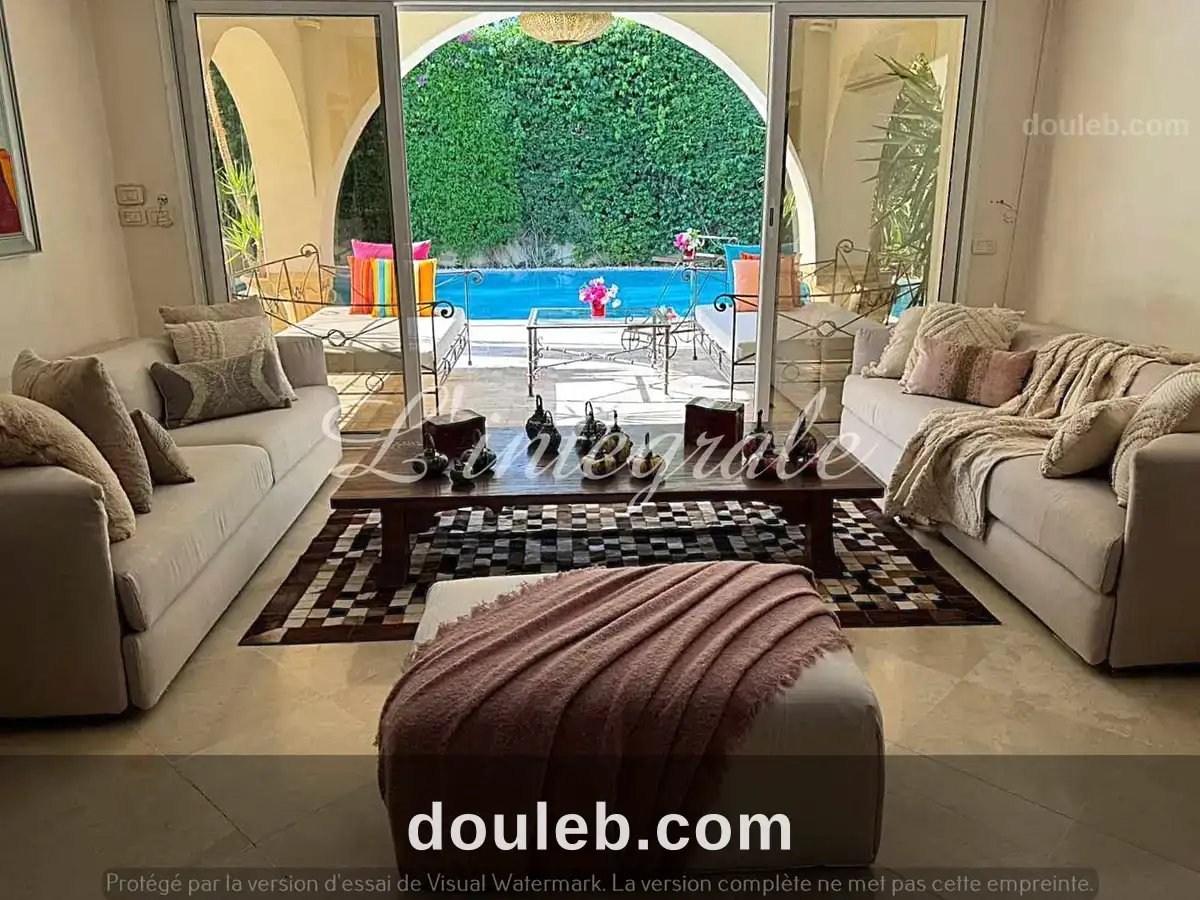 Superbe villa avec piscine vide ou meublé à Tunis