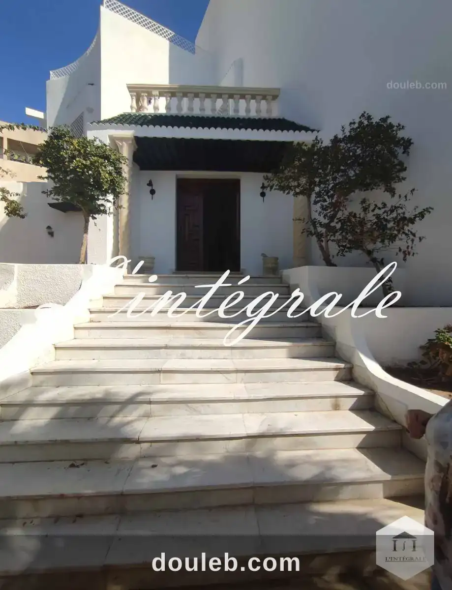 Grande villa s6 avec grand jardin à Tunis