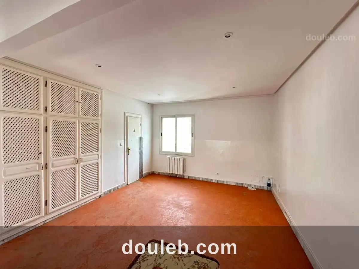 Triplex usg bur ou commercial 220 m mutuelle ville à Tunis