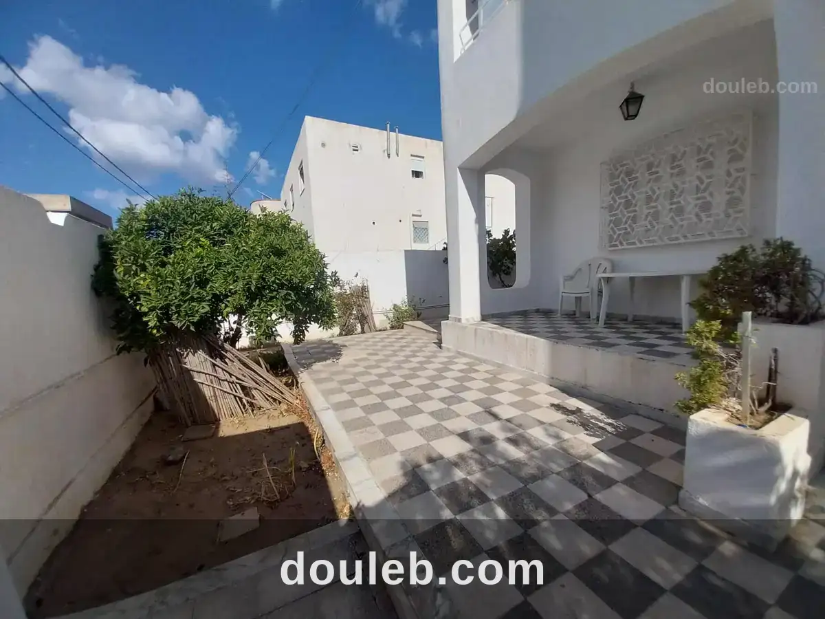 Villa 650 md ghazela à Tunis