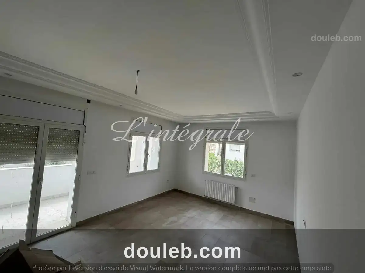 S3 tout neuf au 1er étage à Tunis