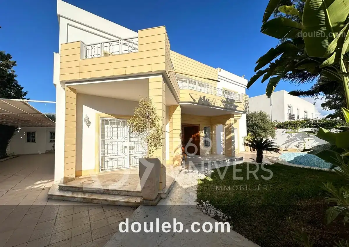 Villa avec piscine à gammarth ref rh132 à Tunis