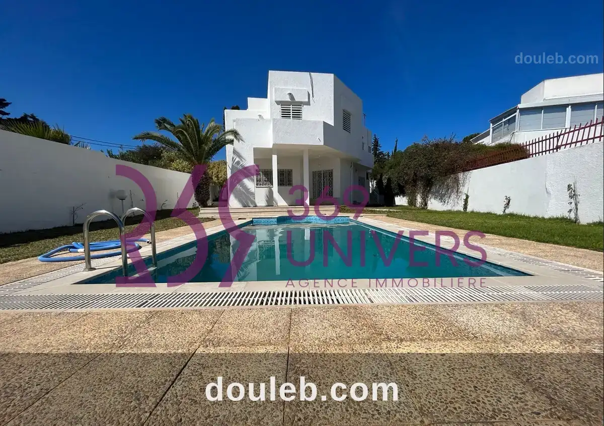 Villa s5 avec piscine a gammarth ref rh011 à Tunis