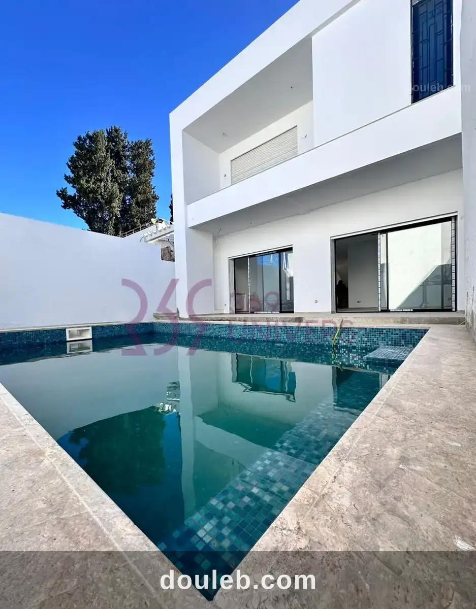 Villa neuve avec piscine à carthage rh089 à Tunis