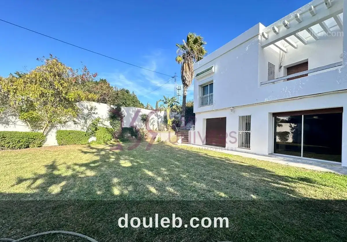 Villa avec piscine à gammarth rh088 à Tunis