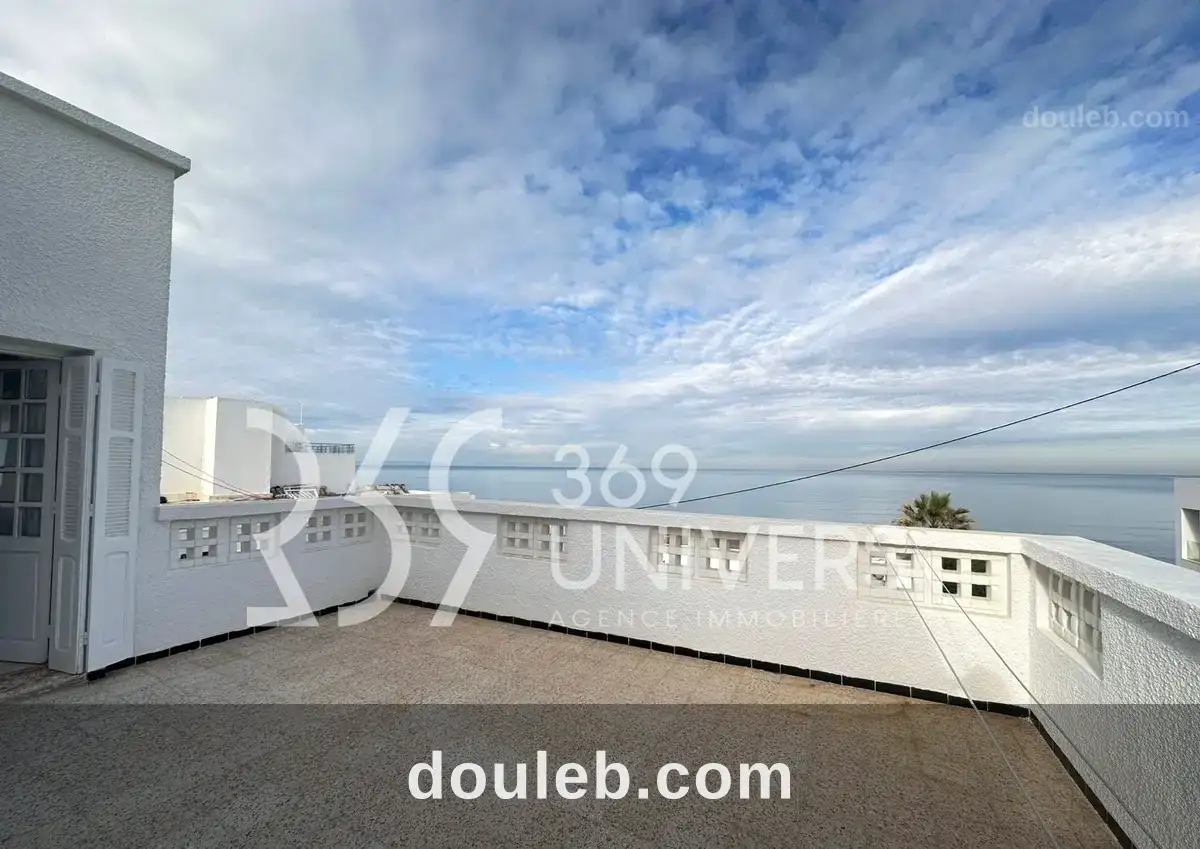Etage de villa vue sur mer à la marsa à Tunis