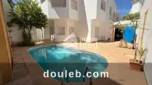 Villa de 660m2 avec piscine cit à Tunis