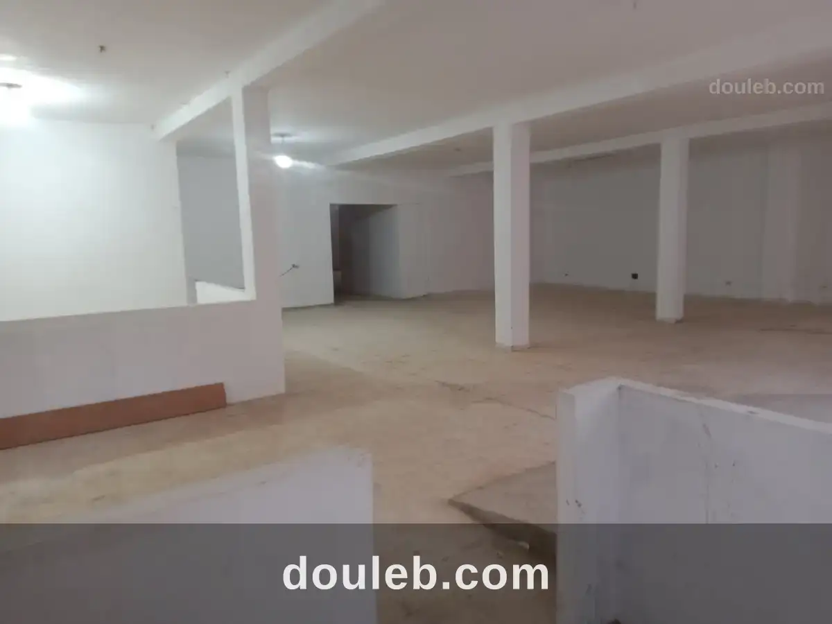 Divers surface dépôts à la soukra à Tunis