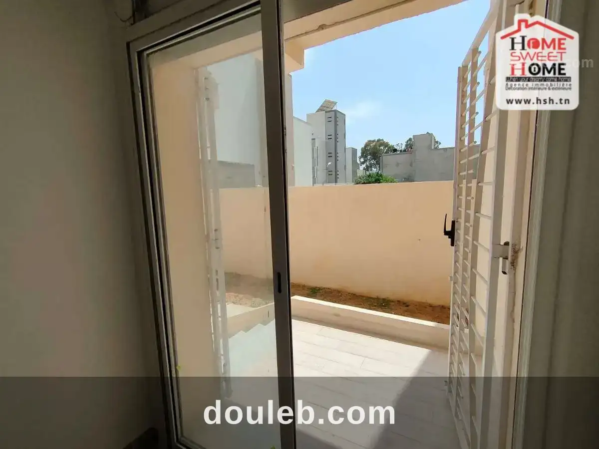 Rdc de villa s2 el baya à ezzahra à Tunis