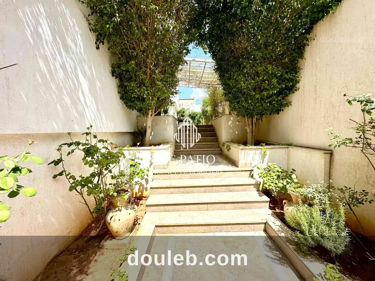 Appartement s4 avec jardin à la marsa stade à Tunis