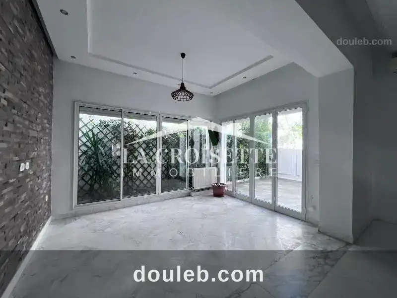 Duplex s3 avec terrasse à la marsa mdl0718 à Tunis