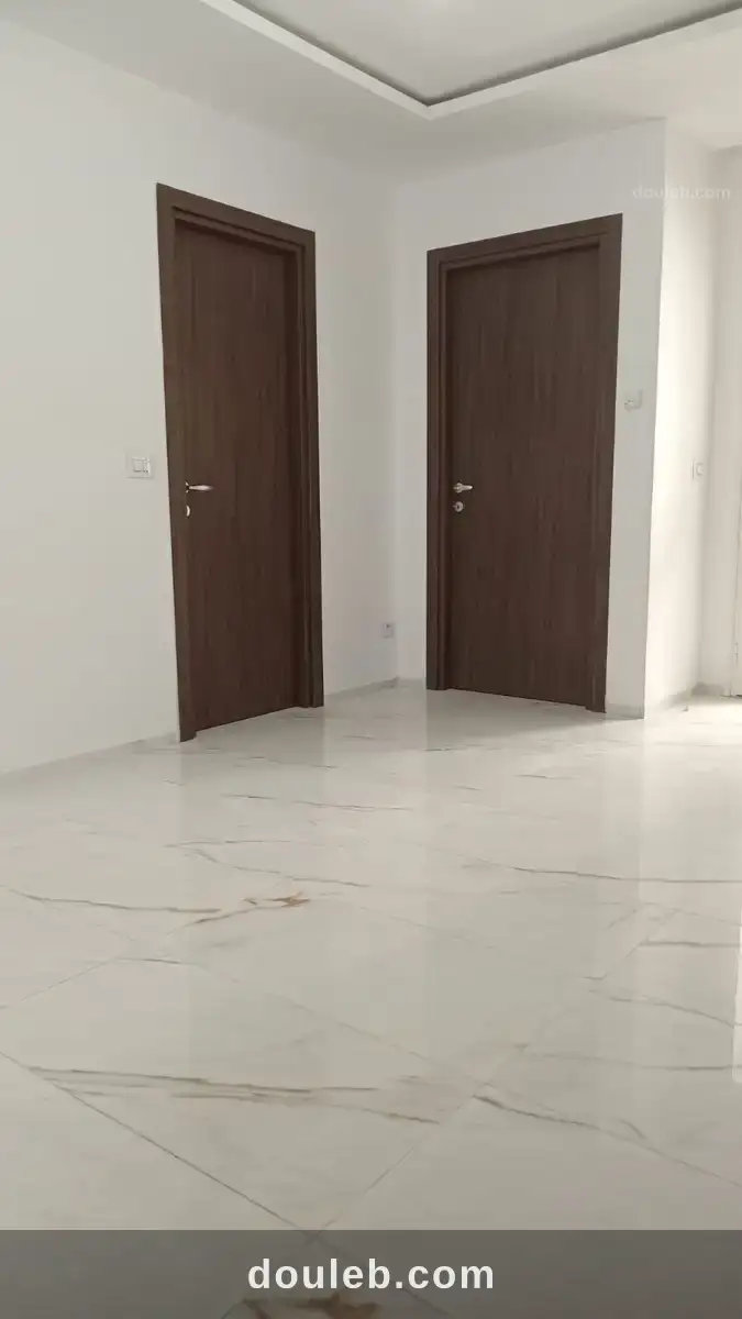 S plus un haut standing côté monoprix wahat à Tunis