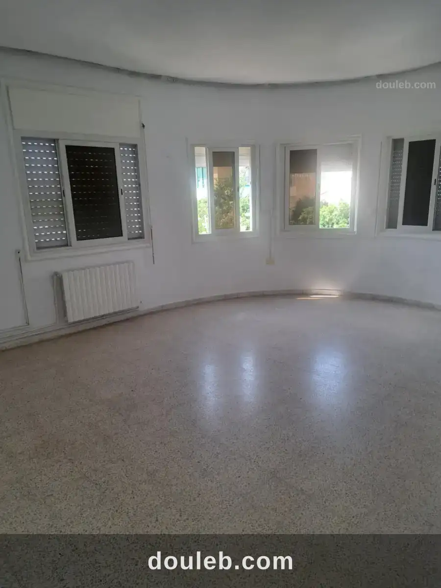 Villa à nouvelle ariana de surface 423 m2 tfi à Tunis