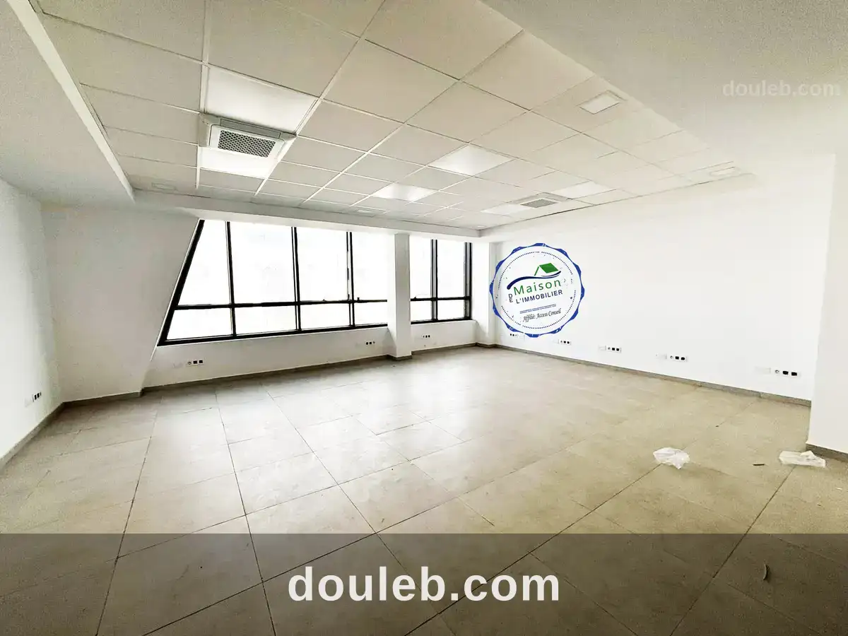 Bureaux sup entre 160m et 210m lac 3 à Tunis